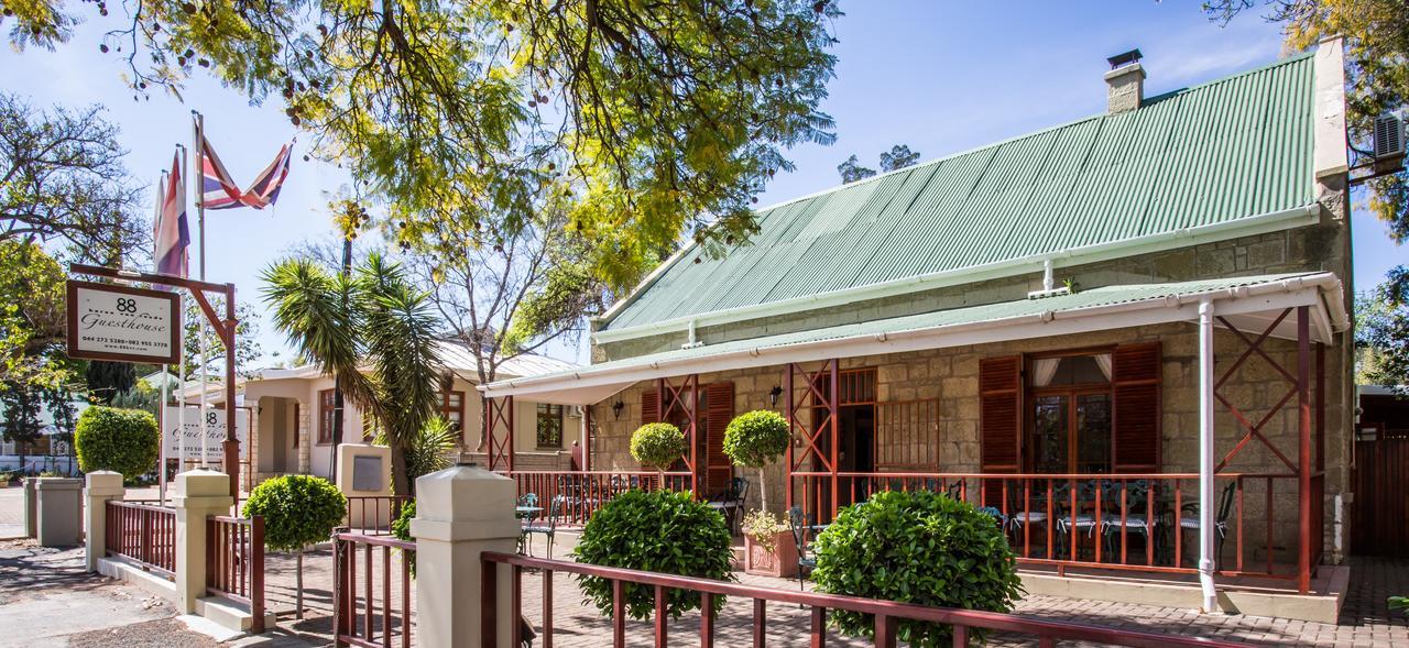 88 Baron Van Reede Guesthouse Oudtshoorn Kültér fotó