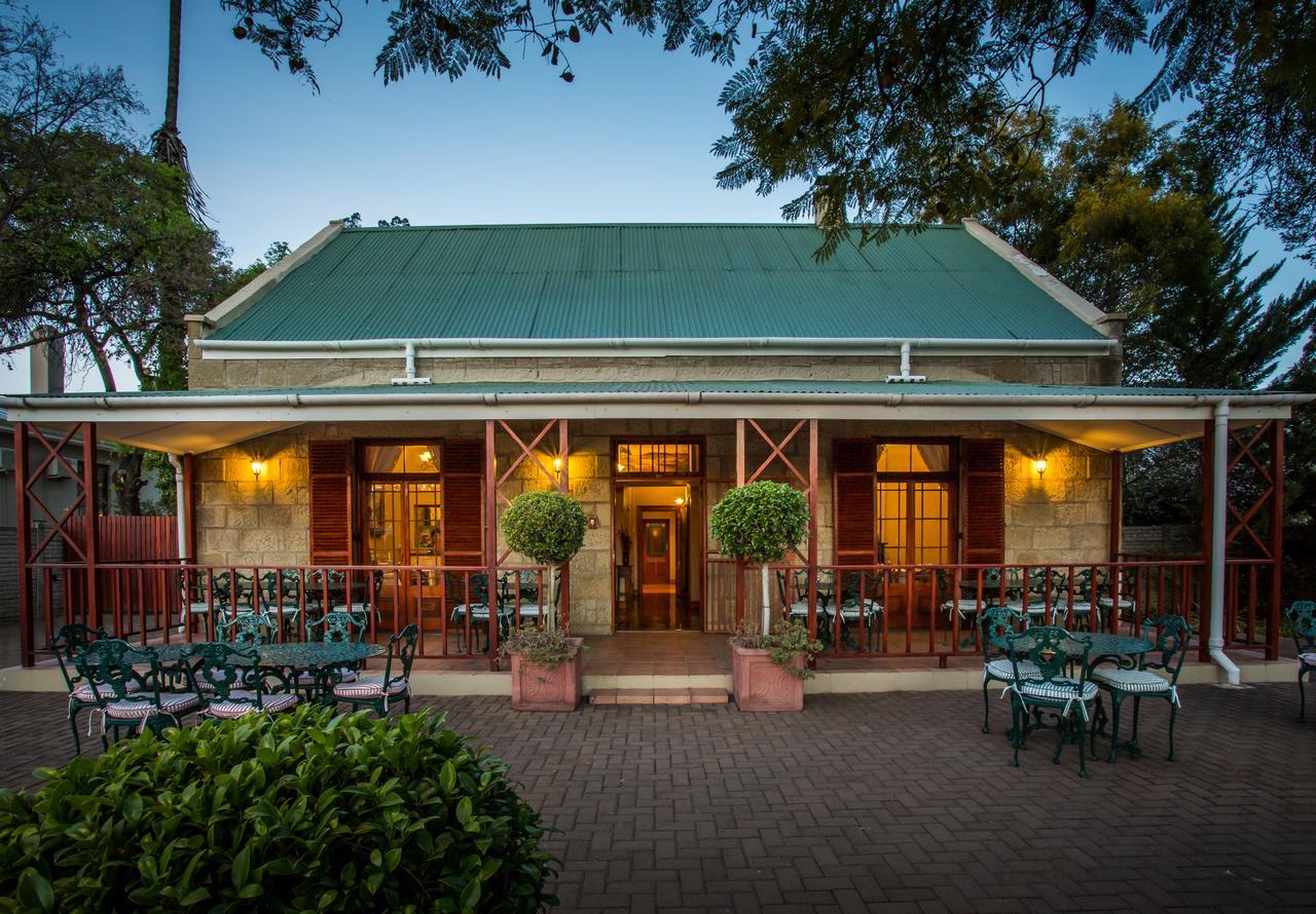 88 Baron Van Reede Guesthouse Oudtshoorn Kültér fotó