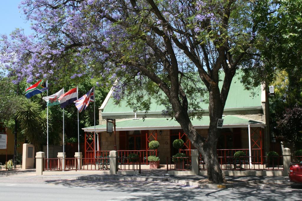 88 Baron Van Reede Guesthouse Oudtshoorn Kültér fotó